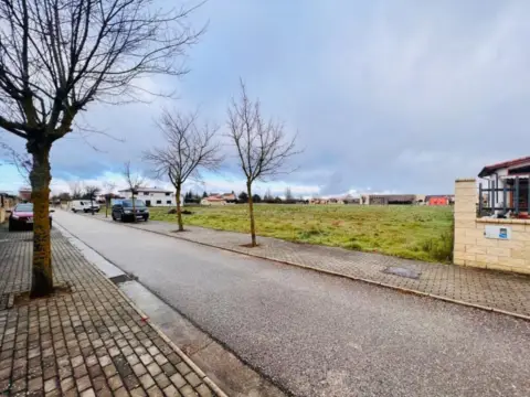 Terreno en calle Infanta Doña Leonor