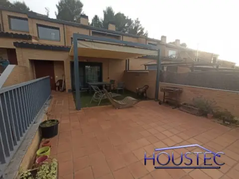 Chalet adosado en Quer