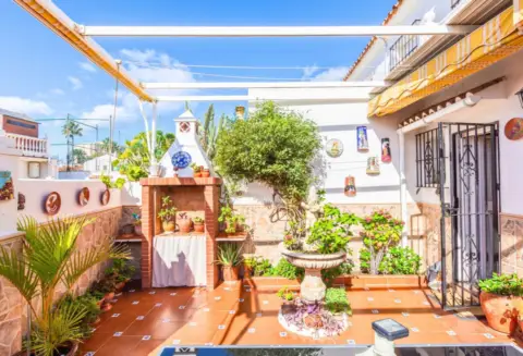 Chalet adosado en Paseo de las Acacias, nº s/n