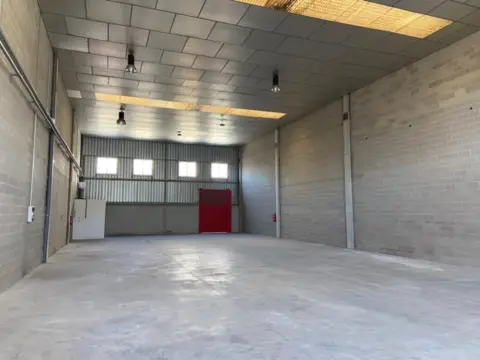 Nave industrial en Bigues