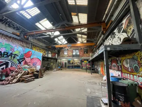 Nave industrial en El Bon Pastor
