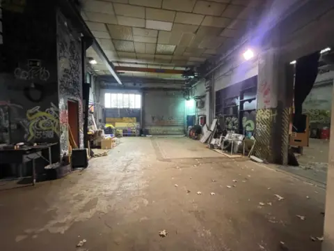 Nave industrial en El Bon Pastor