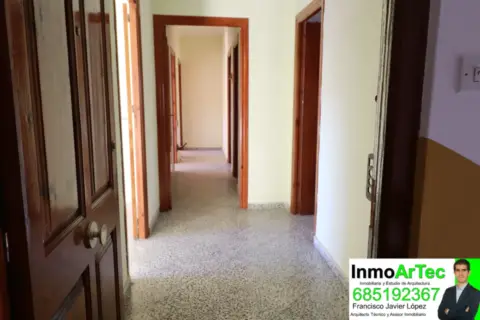 Piso en Avenida Almuñecar, 8