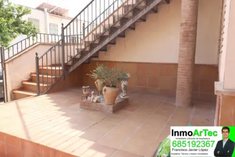 Casa en Avenida de García Lorca, 12