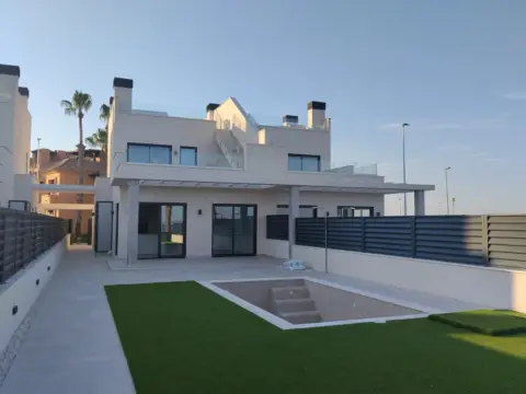 Chalet unifamiliar en calle Nueva Ribera, 1