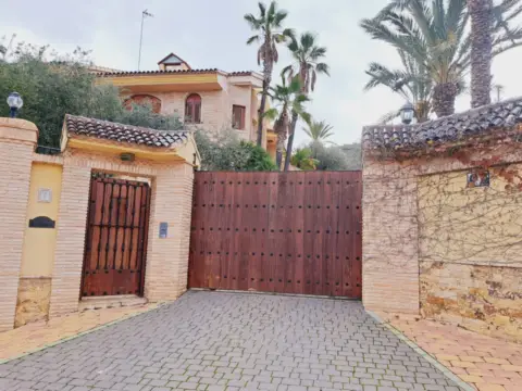 Chalet en calle Midas