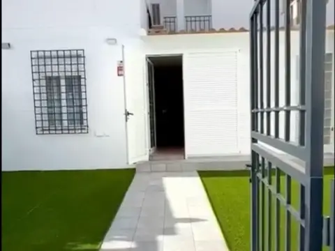 Chalet adosado en calle Costa Dorada