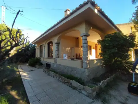 Casa unifamiliar en calle del Convento, 138