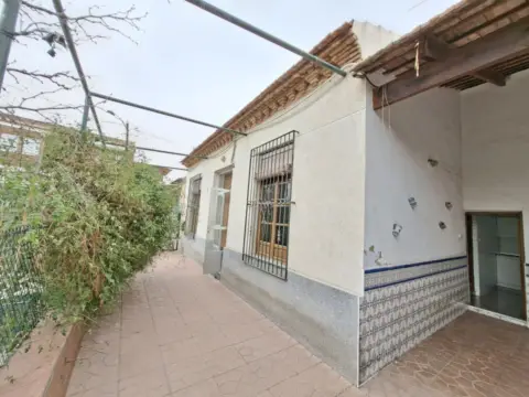 Chalet rústico en La Arboleja