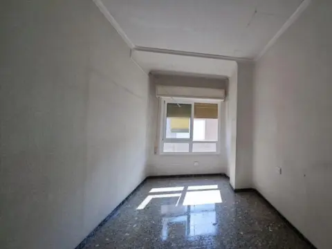 Piso en calle Gregorio Martínez Montesinos, 4