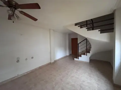 Casa adosada en calle del Río Eo