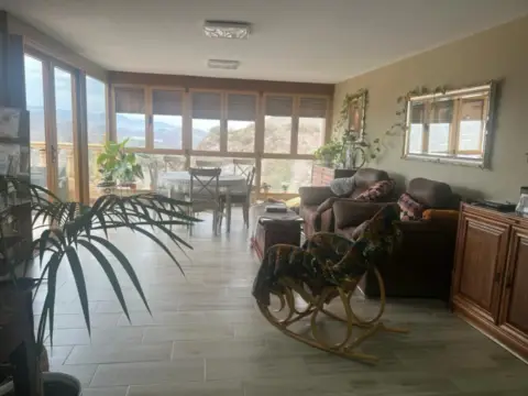 Chalet en Urbanización de Todosol