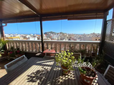 Casa adosada en calle de Cuervo