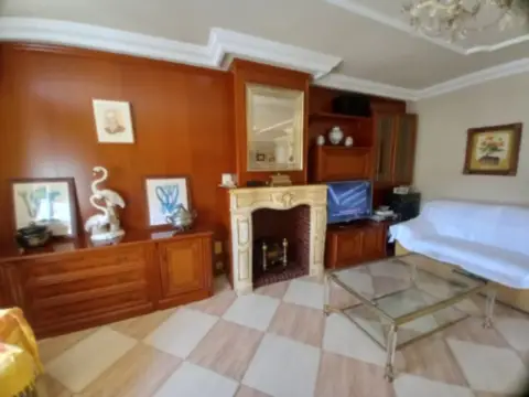 Piso en calle Velez Malaga