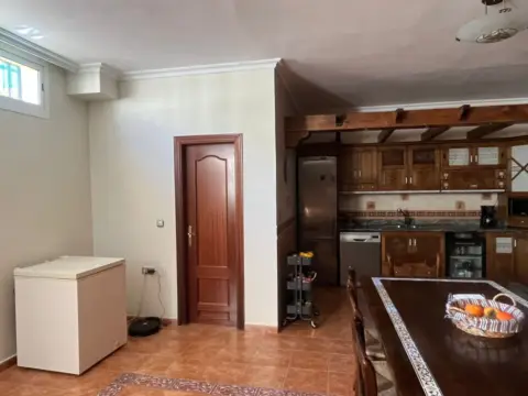 Chalet adosado en calle Rioja