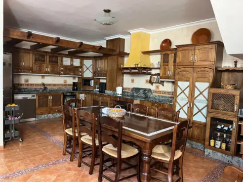 Chalet adosado en calle Rioja