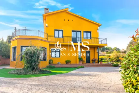 Chalet unifamiliar en Carrer de Can Ballesta