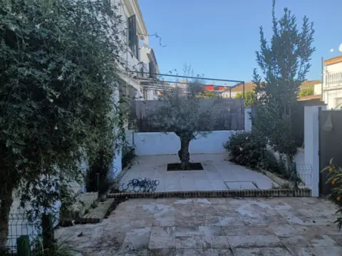 Chalet en Urbanización El Ariscal