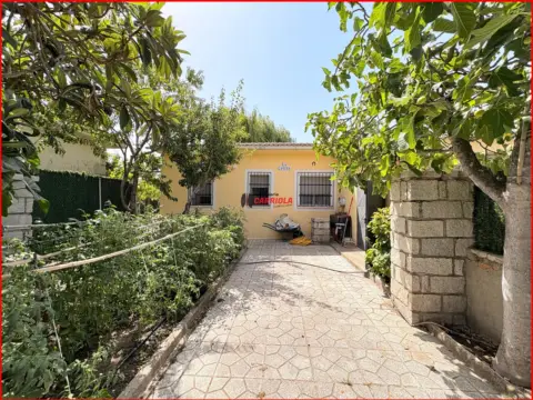 Casa en Camarena