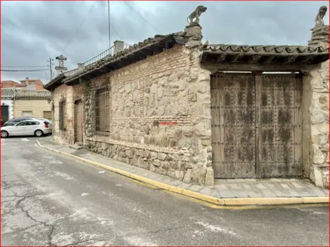 Chalet en La Puebla de Montalbán