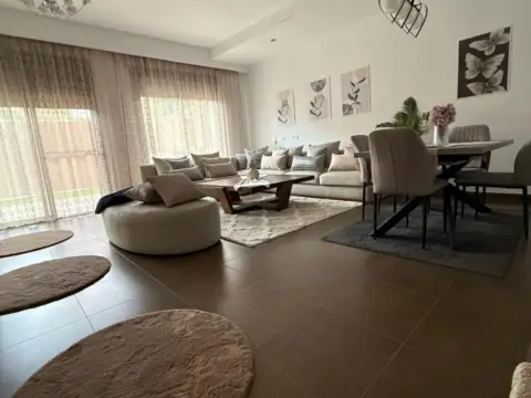 Chalet adosado en calle Pablo Picasso