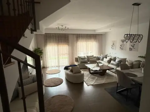 Chalet adosado en calle Pablo Picasso