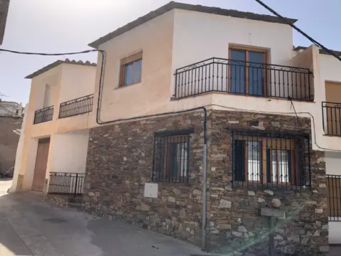 Casa pareada en calle Iglesia