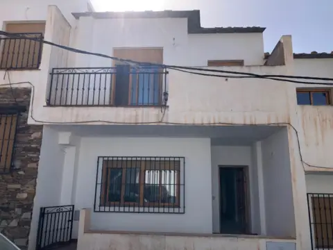 Casa pareada en calle Real