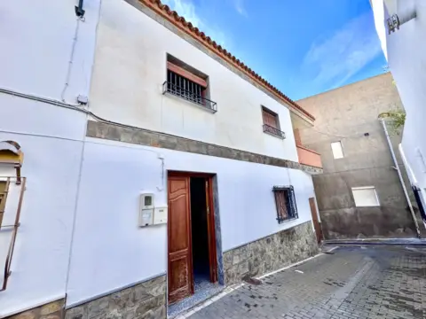 Casa pareada en Adra