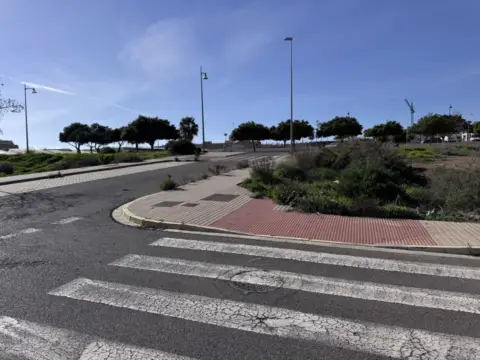 Terreno en calle Alboloduy
