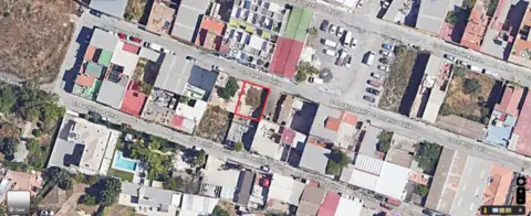 Terreno en calle de Lorenzo Valla, 35