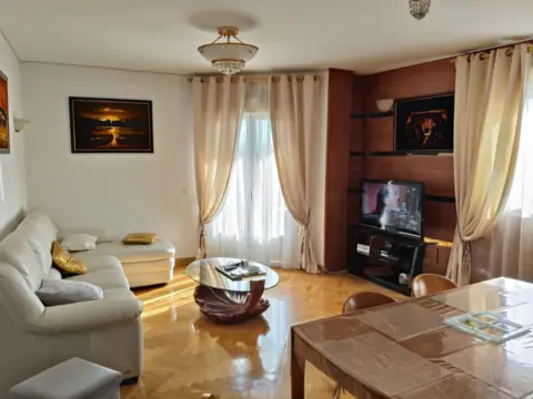 Piso en calle de San Tadeo