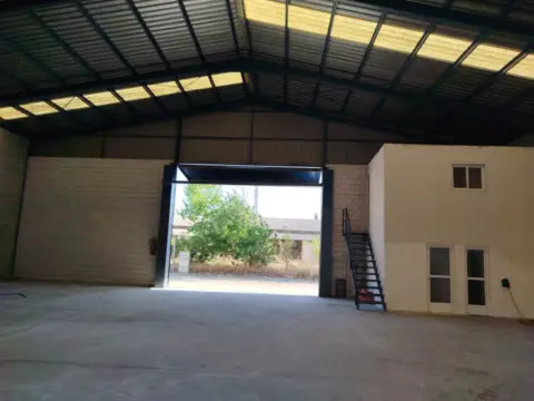 Nave comercial en calle de Cerámica