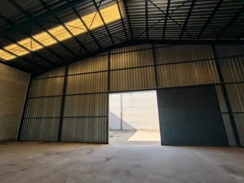 Nave comercial en calle de Cerámica