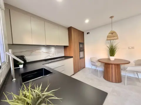 Casa adosada en calle Sant Vicent