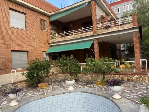 Chalet unifamiliar en Carrer de Gómez Ferrer
