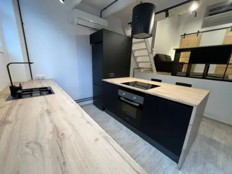 Dúplex en calle Travesera de Lescorts, nº 348