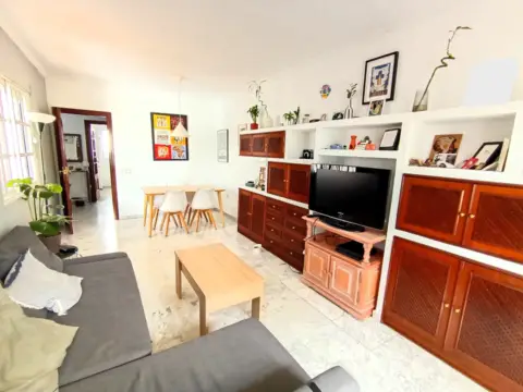 Casa adosada en Urbanización Bus El