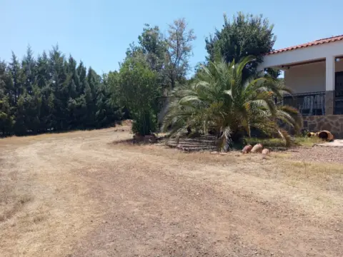Chalet rústico en Carretera de Cabezarrubias