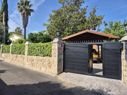 Chalet en calle de Serranillos