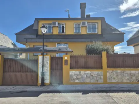 Chalet en calle de los Enebros