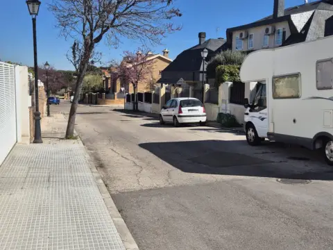 Chalet en calle de los Enebros