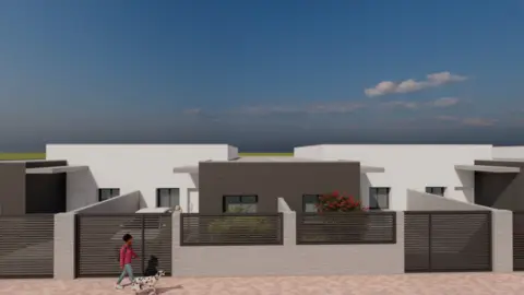 Chalet adosado en calle de Serranillos