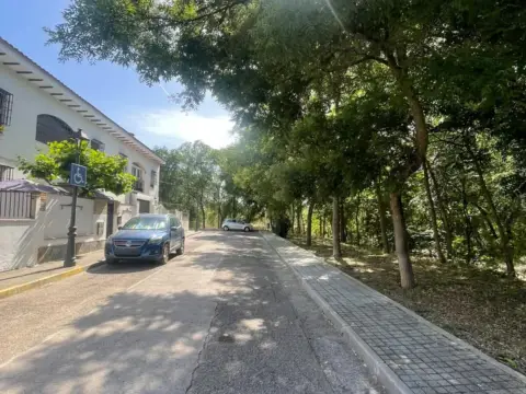 Chalet adosado en calle Sevilla