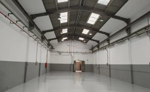 Nave industrial en Carrer del Noi del Sucre, 42