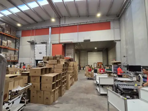 Nave industrial en Carrer de Domènech i Montaner, 1