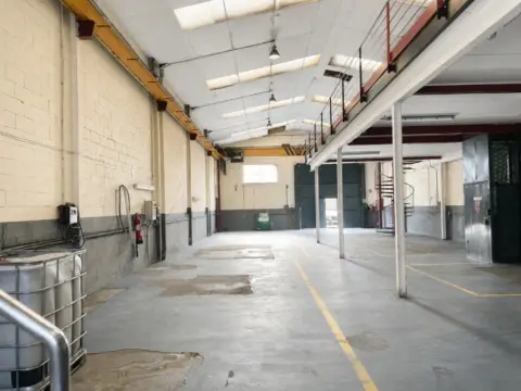 Nave industrial en Avinguda de Sant Julià, 206