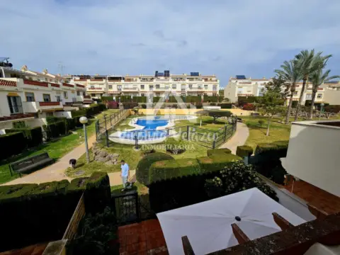 Chalet adosado en calle Crisipo