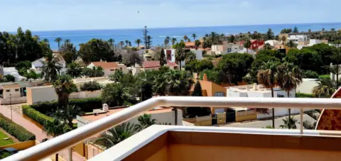 Piso en Urbanización Roquetas de Mar