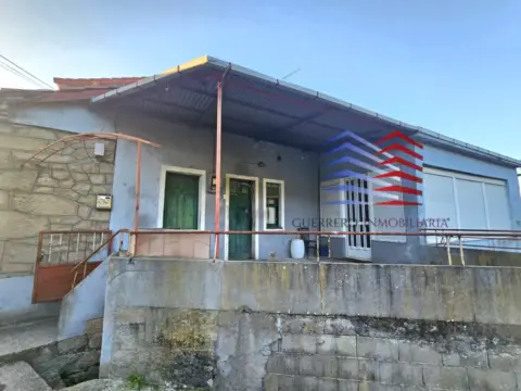 Casa en calle Praza Da-Santauxia